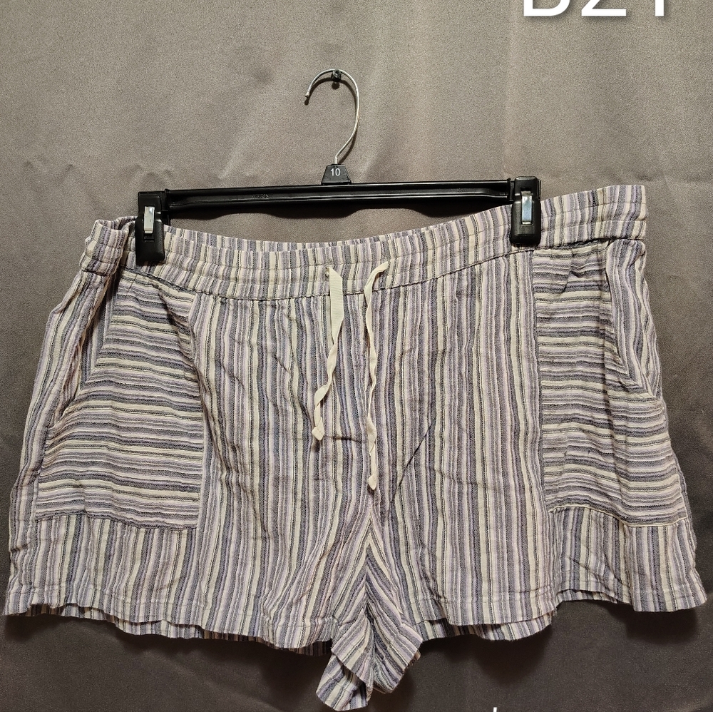 Angie Women's Striped Cargo Shorts - Gray and White